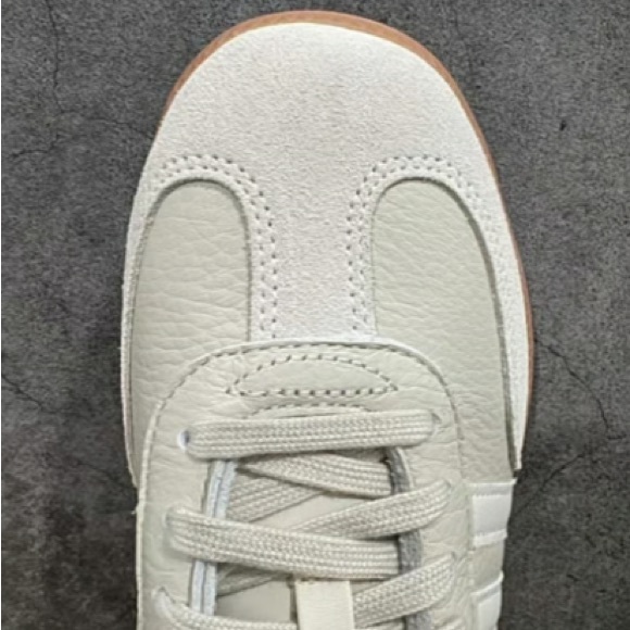 Adidas Samba Shoes - Picture 2 of 5